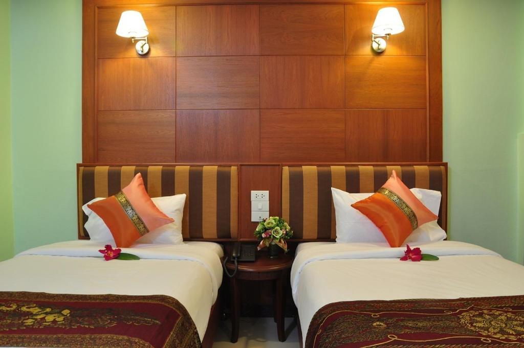Sky Suites Bangkok Rum bild