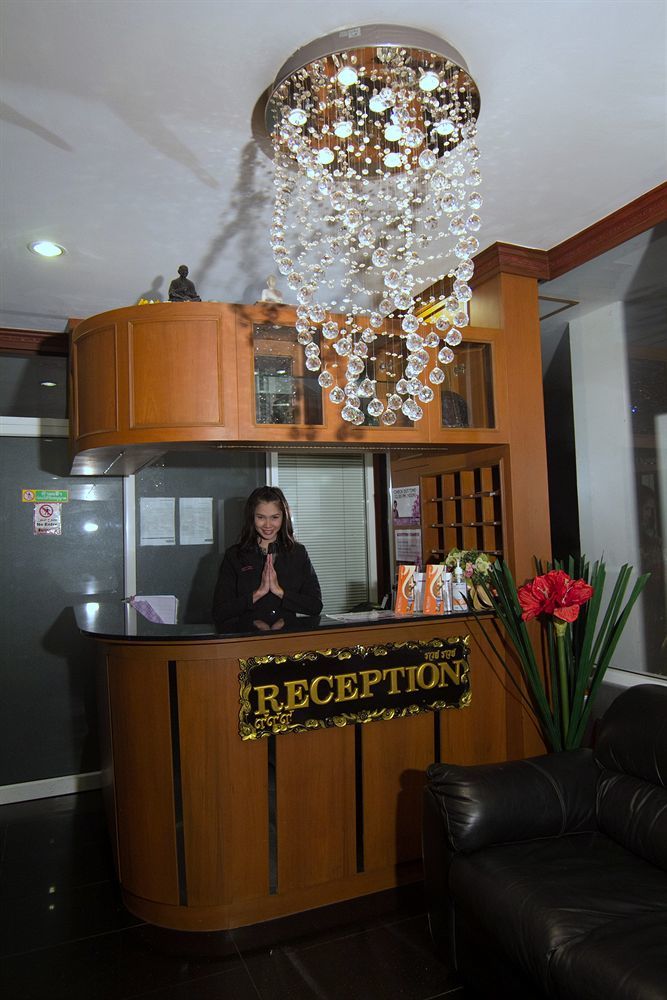 Sky Suites Bangkok Exteriör bild