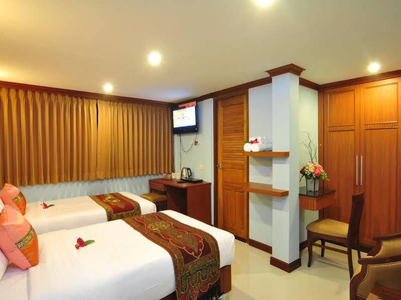 Sky Suites Bangkok Exteriör bild